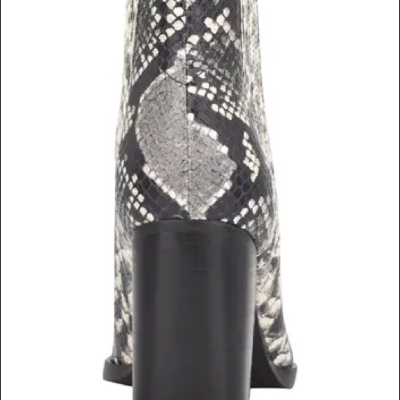 Marc Fisher LTD
Alva leather Bootie - Picture 7 of 10